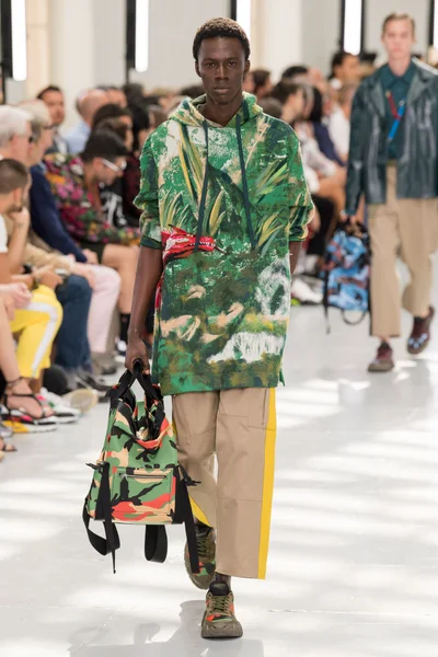 Look 27